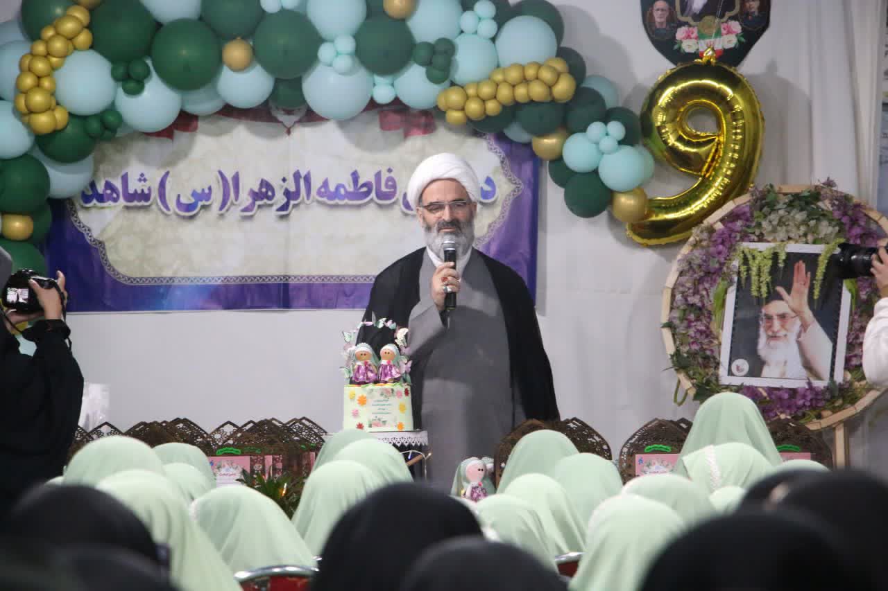 جشن عبادت دختران شاهد فاطمةالزهرا(س) سمنان برگزار شد