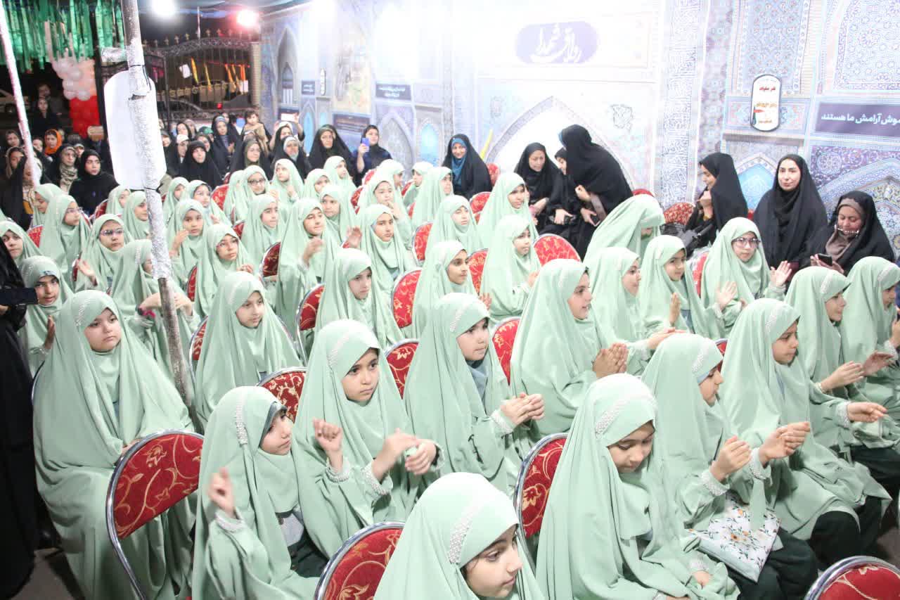 جشن عبادت دختران شاهد فاطمةالزهرا(س) سمنان برگزار شد