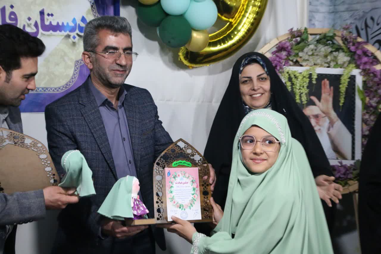 جشن عبادت دختران شاهد فاطمةالزهرا(س) سمنان برگزار شد