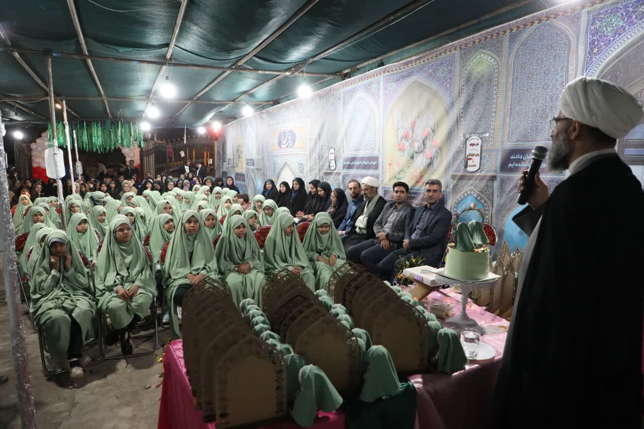 جشن عبادت دختران شاهد فاطمةالزهرا(س) سمنان برگزار شد