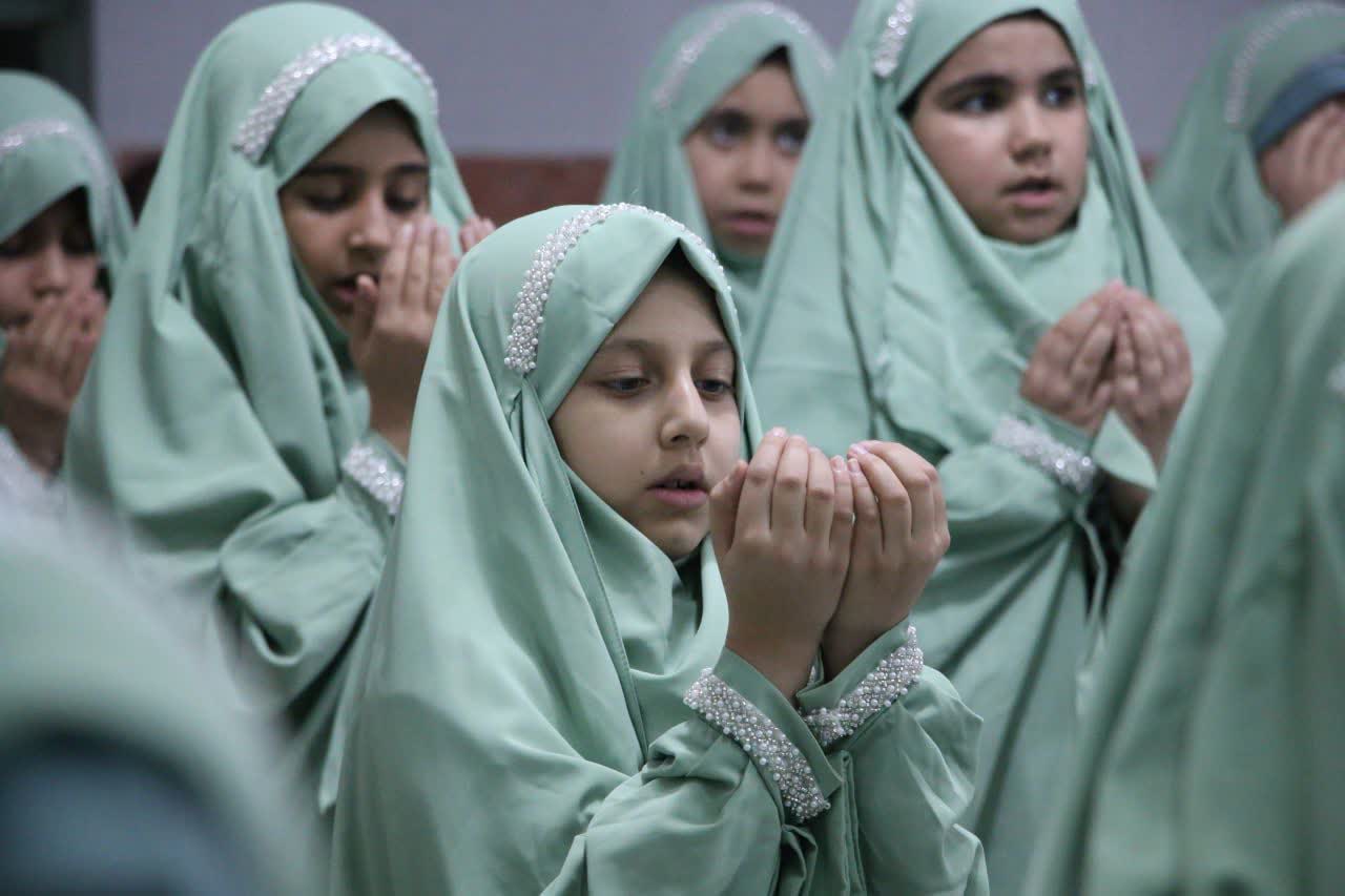جشن عبادت دختران شاهد فاطمة‌الزهرا(س) سمنان &nbsp;برگزار شد