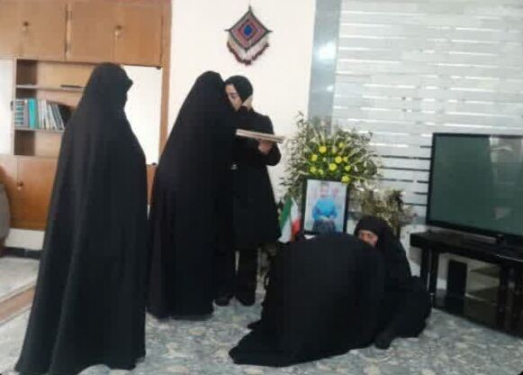 دیدار با خانواده شهیده سیده مهدیس حمیدی در روز دختر