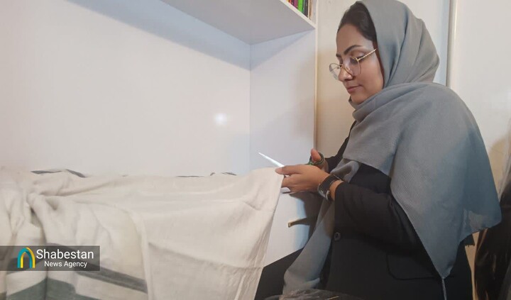 چالش‌های یک کارآفرین بیرجندی در مسیر تولید پارچه دستباف