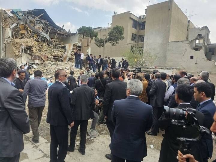 سفرا و خبرنگاران خارجی از بناهای تاریخی خسارت‌دیده پایتخت در جنگ رمضان بازدید کردند