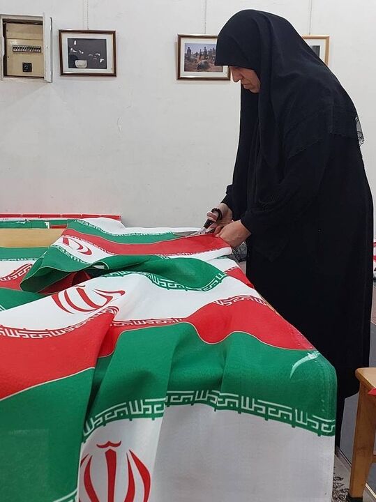 «نذر پرچم»؛ وقتی عشق به وطن در دل مساجد تبریز دوخته می‌شود