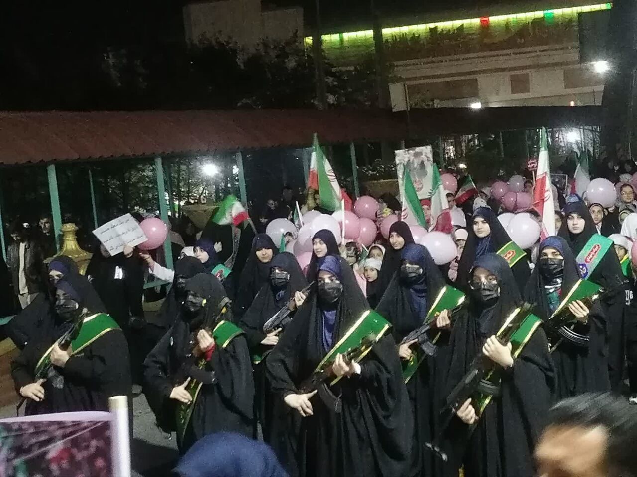 دختران مسجدی چالوس الگوی مقاومت از مسجد جامع تا قلب خیابان