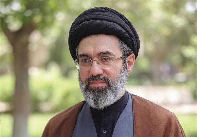 معلمان مؤثرترین حلقه در نبرد فرهنگی و کارگران از مؤثرترین عناصر در نبرد اقتصادی هستند