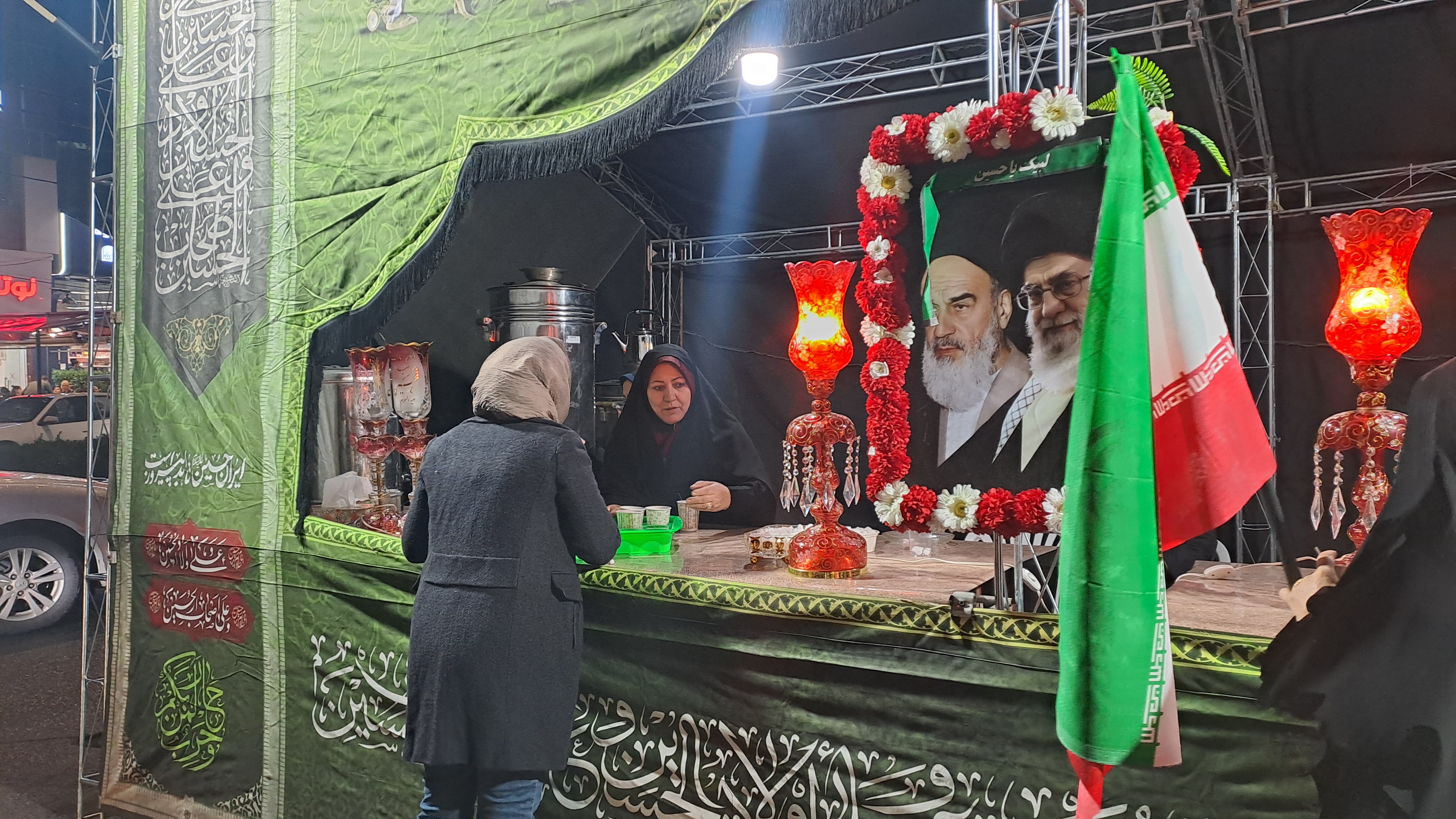 فعالان قرآنی تجلی پیوند نور و میدان/ارائه خدمت دو موکب در ارومیه
