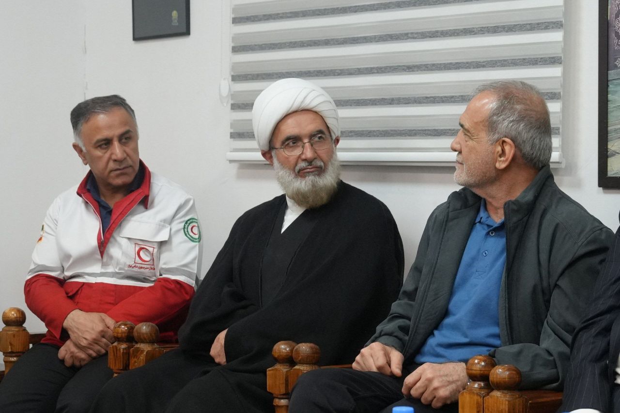 پزشکیان: مسجد باید به «دولت محله» تبدیل شود