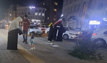 حضور خودجوش طلاب خواهر بندرعباس در میدان فعالیت‌های مردمی؛ از دیوارنویسی تا کار فرهنگی با کودکان