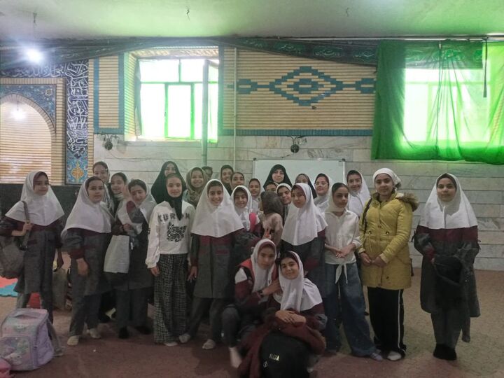 کانون «پیام‌آور مهر» با همت معلم جهادی، پناهگاه علمی دانش‌آموزان شده است