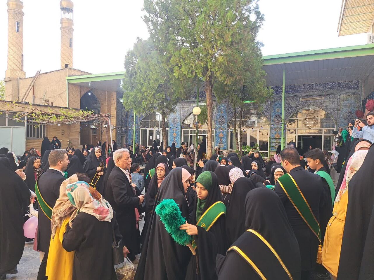 عطر حرم کریمه اهل‌بیت(س) در شهرکرد؛ میزبانی مسجد صاحب‌الزمان(عج) از خادمان حضرت معصومه(س)