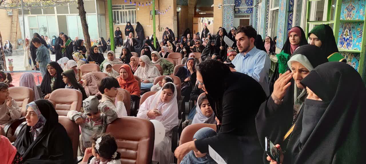 عطر حرم کریمه اهل‌بیت(س) در شهرکرد؛ میزبانی مسجد صاحب‌الزمان(عج) از خادمان حضرت معصومه(س)