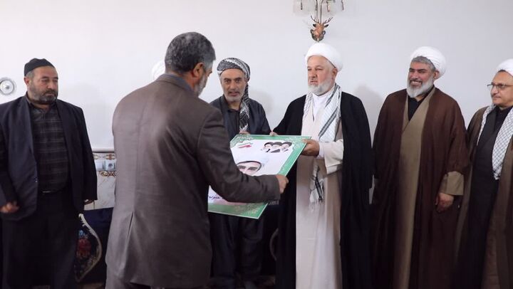 شهدا مایه عزت جهان اسلام هستند