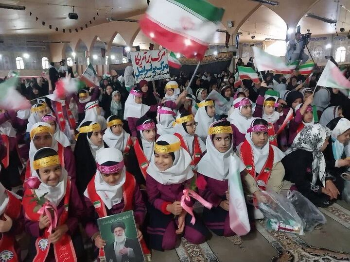 اجتماع "شقایق‌های دنا" در کهگیلویه و بویراحمد؛ اعلام حمایت دختران از نیروهای مسلح