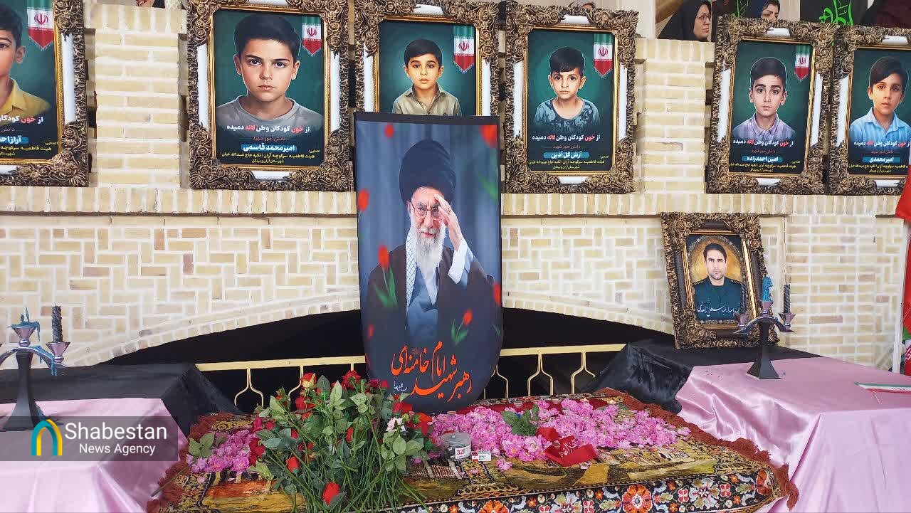 قدردانی پدر شهید دانشآموز میناب از همدردی هیئت فاطمیه آران و بیدگل