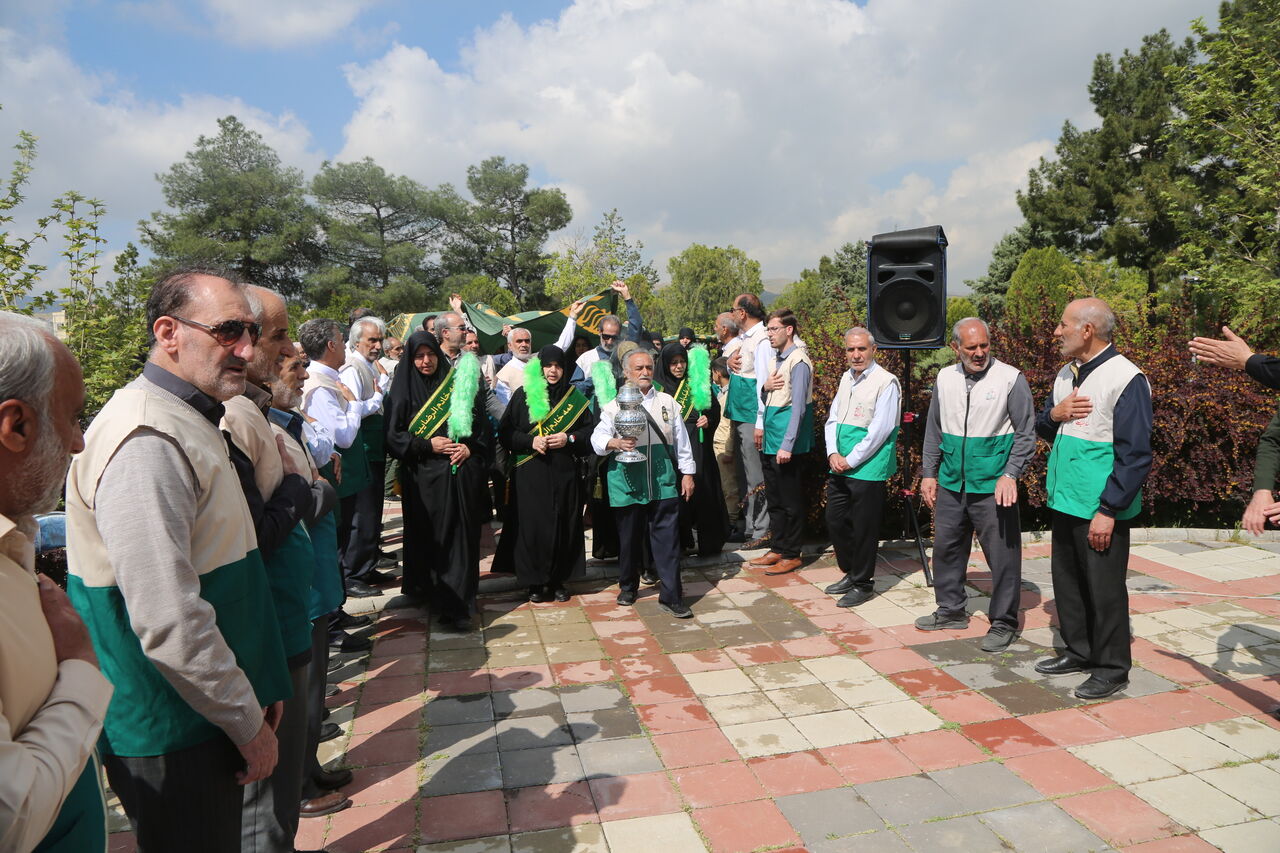 آیین برافراشتن پرچم متبرک به نام امام رضا(ع) در کرمانشاه برگزار شد