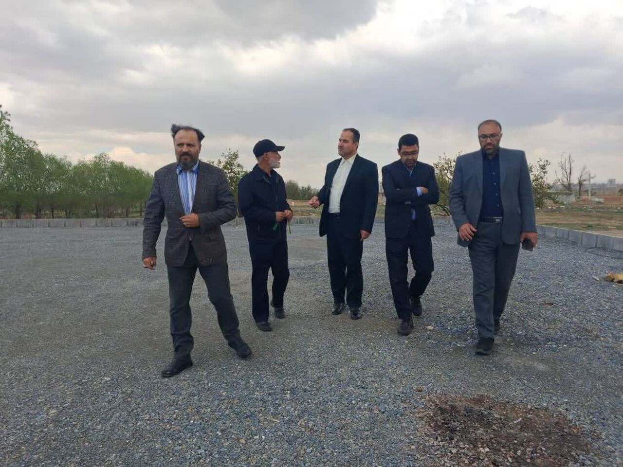 بازدید فرماندار اراک از منطقه صالحآباد / قول مساعد برای الحاق به محدوده شهری