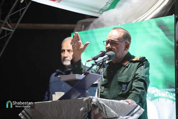 رمز عبور از پیچ تاریخی کنونی کشور «وحدت» است