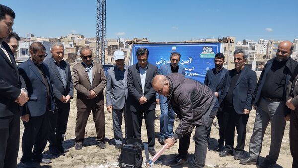 آموزشگاه ۱۲ کلاسه خیرساز در زنجان کلنگ زنی شد