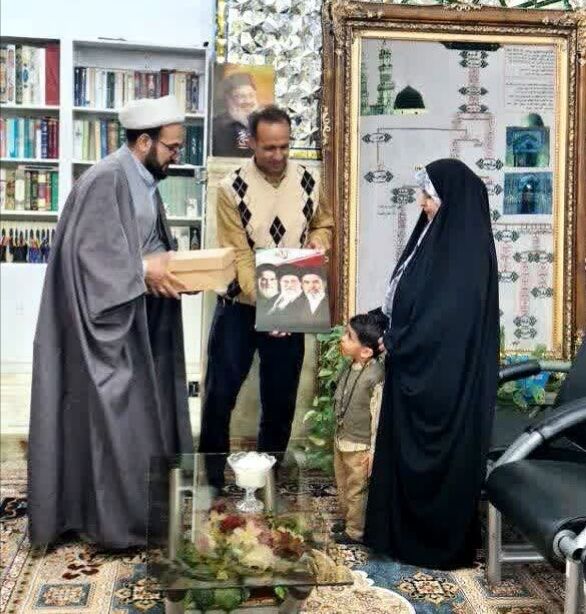 بافنده فرش شجره نامه حضرت قیدار نبی (ع) مورد تقدیر قرار گرفت