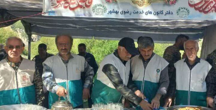 ایستگاه صلواتی «حریم آستان» در امام‌زاده عبدالله روستای الارز بهشهر برپا شد