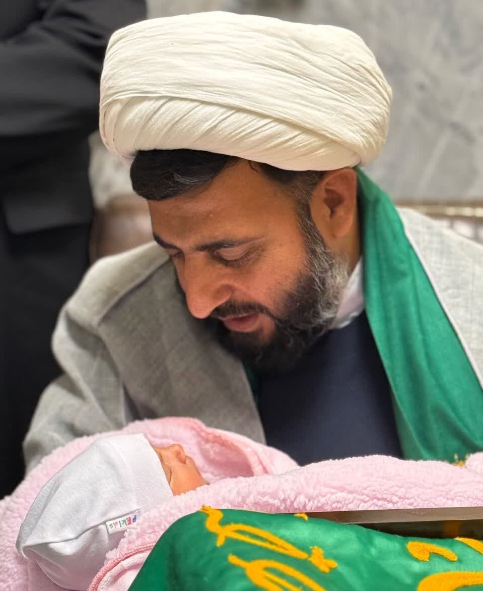 نخستین بانگ زندگی نوزادان با نوای دلنشین اذان و عطر رضوی