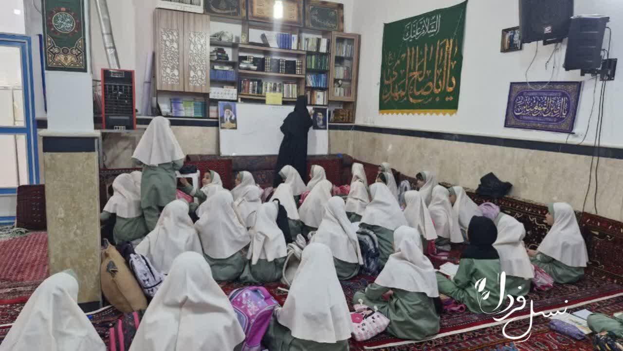 معلمان جهادی در مساجد اراک، «عدالت آموزشی» را در ایام تعطیلی مدارس معنا کردند