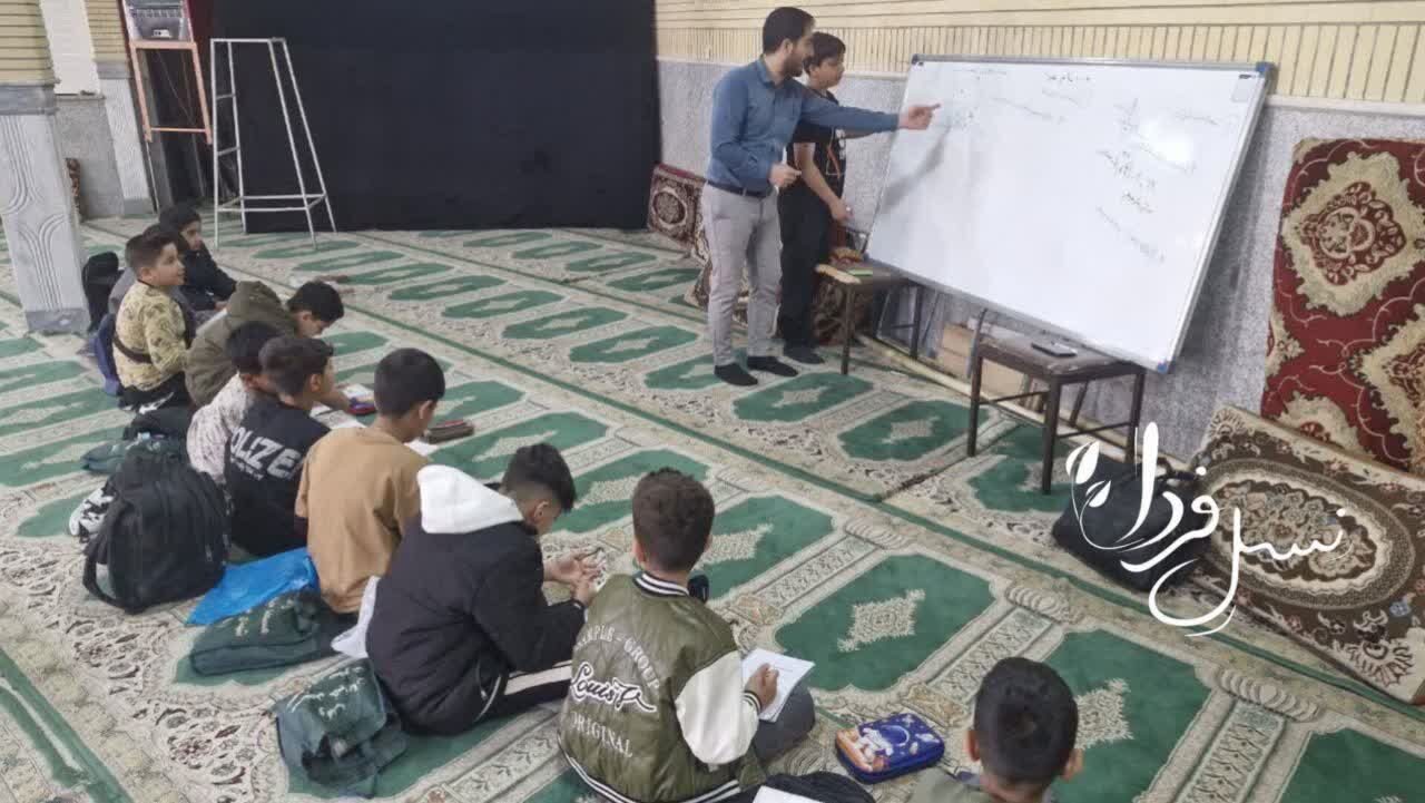 معلمان جهادی در مساجد اراک، «عدالت آموزشی» را در ایام تعطیلی مدارس معنا کردند