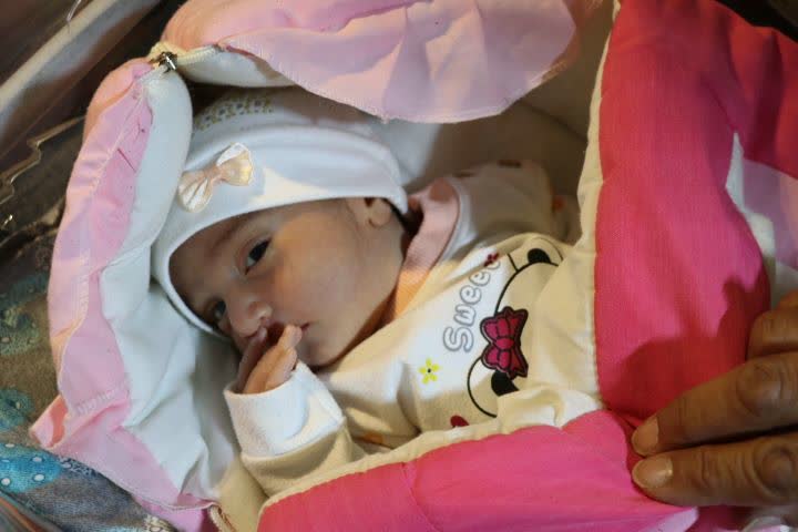 برکت نام «فاطمه» بر دستان خادمان حرم