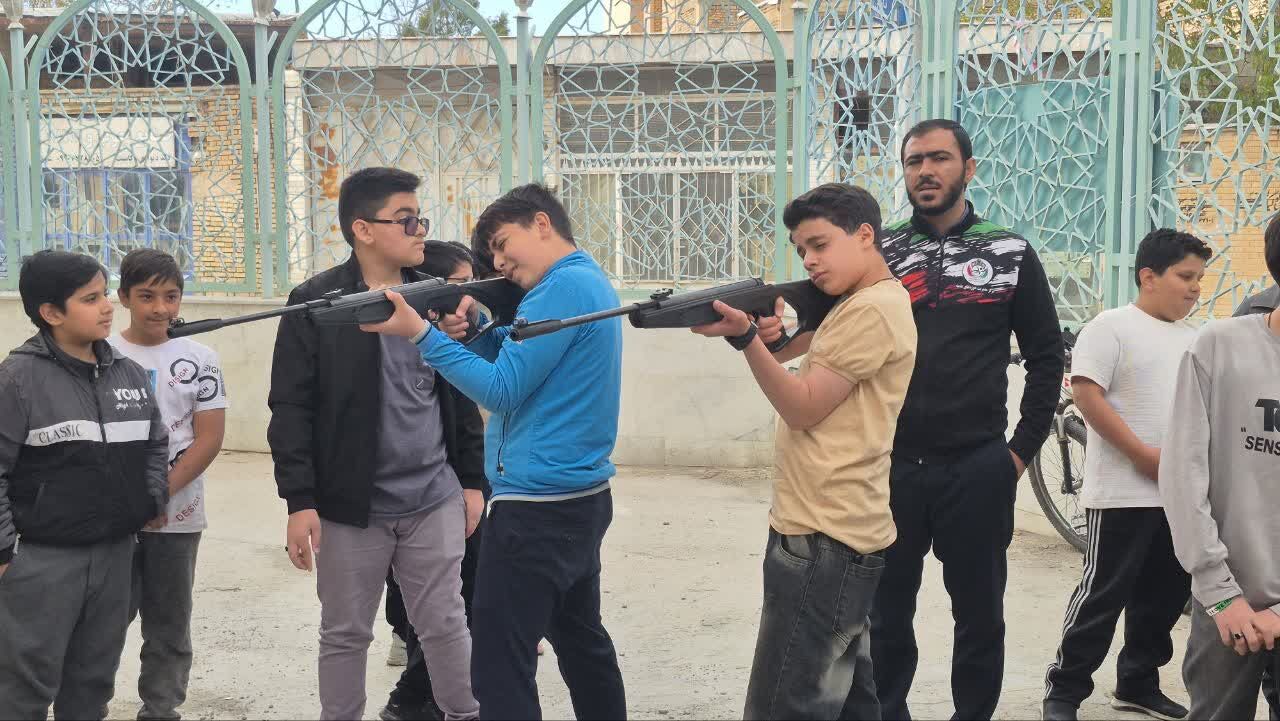 از حلقه‌های قرآنی تا میدان دقت؛ هیجان تیراندازی در کانون ضیافت بروجن