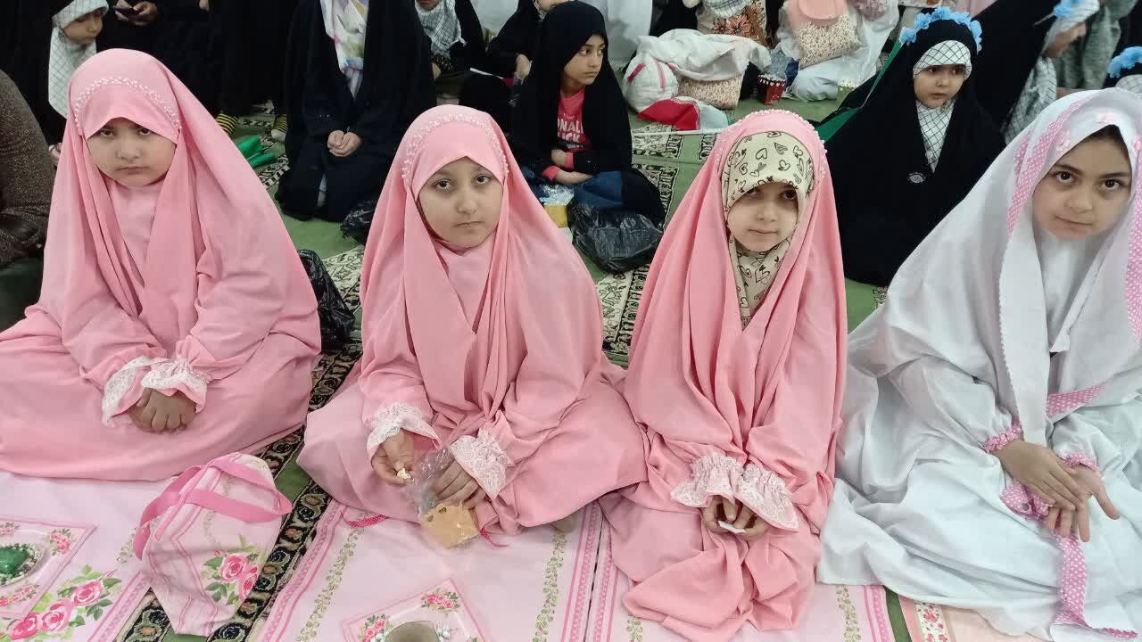 از کوچههای مسجد تا صحن مصلی؛ روایت نخستین نماز پرشکوه دختران مسجدی در شهرکرد