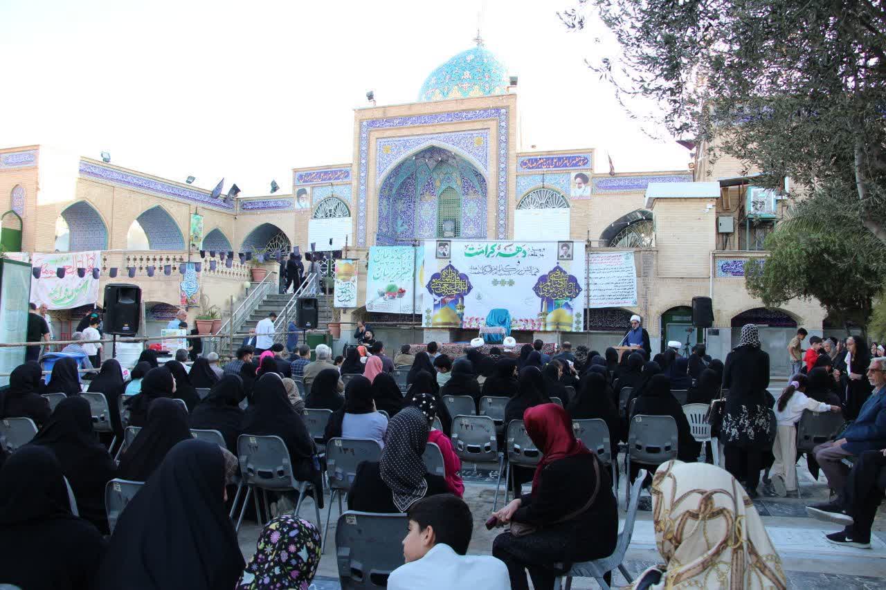 گفتمان انقلابی و نقش امامزادگان در تبیین این گفتمان، ستودنی و قابل تحسین است