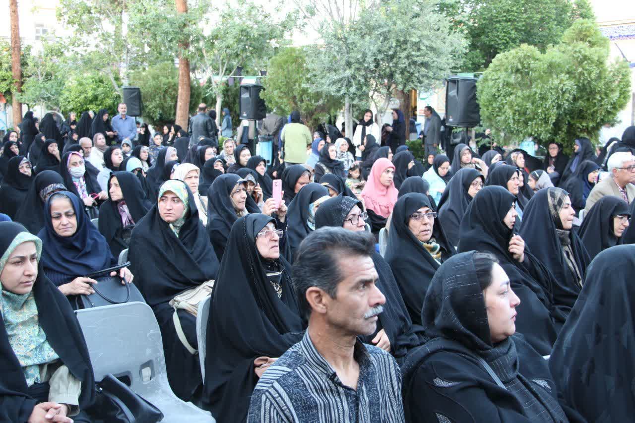 گفتمان انقلابی و نقش امامزادگان در تبیین این گفتمان، ستودنی و قابل تحسین است