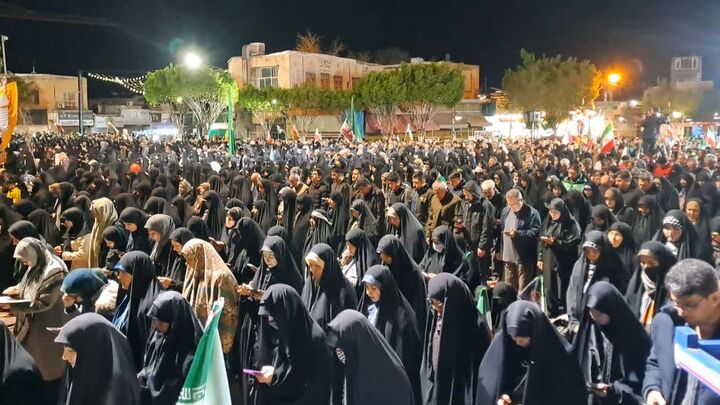 اقامه نماز استغاثه امام زمان(عج) در پنجاه و پنجمین شب شهادت رهبر شهید انقلاب در اراک