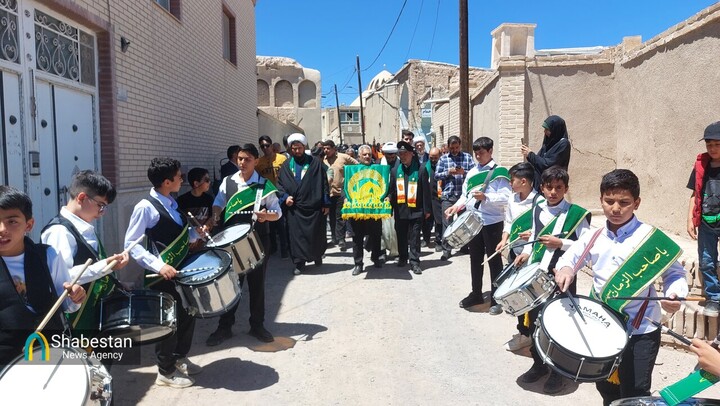 کویر نایین در آغوش پرچم رضوی؛ عطر کرامت در مسیر «زیر سایه خورشید»