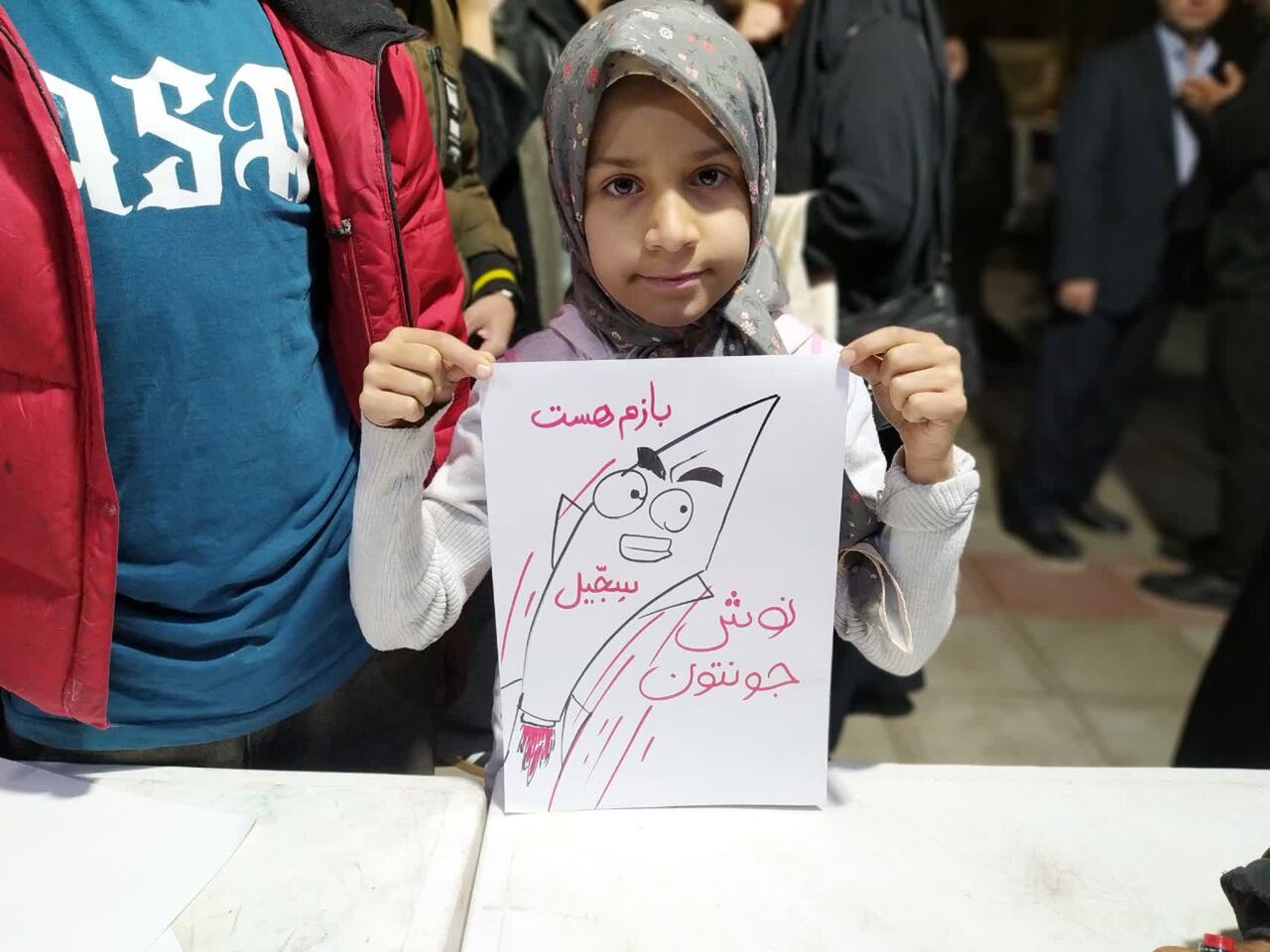 هنر، سلاحِ برّانِ «خونخواهی»؛ وقتی بومِ نقاشی در سنگر مسجد به خروش میآید