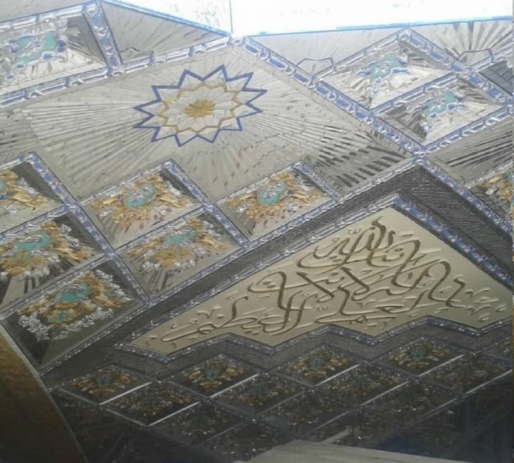 رقص نور در آستانه ایمان؛ روایت هنر آینه‌کاری از صفویه تا امروز در حرم امام رضا(ع)