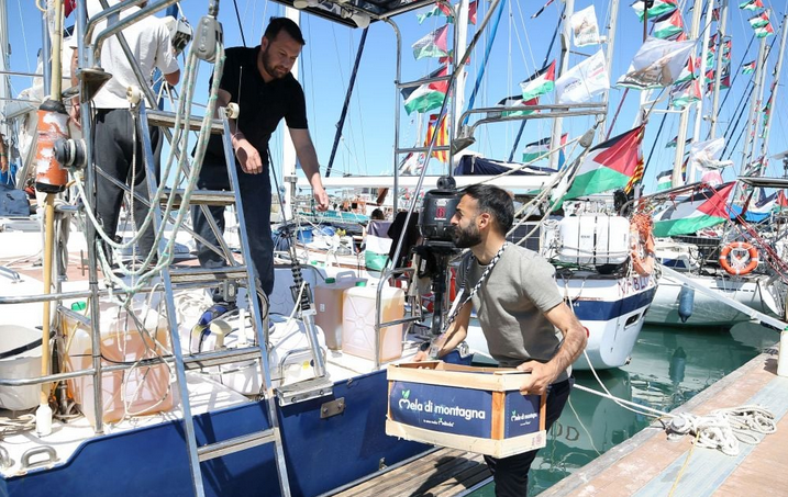 «ناوگان جهانی صمود» آماده حرکت از ایتالیا به سمت غزه می‌شود+ عکس