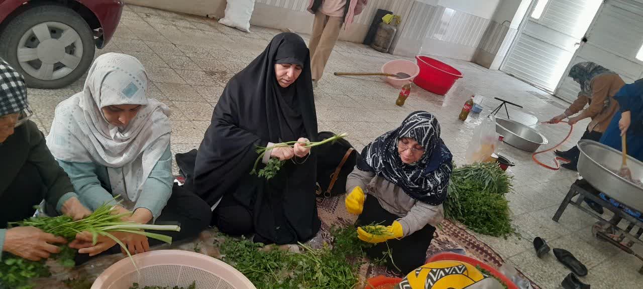 عطرِ هشتم در کویِ خدمت/ بانوان ارومیهای با عطر امام رضا (ع) بر سر سفره خدمت