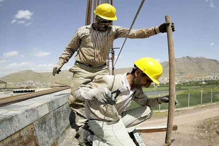 کارگر و کارفرما در کنار هم پای تولید ایستاده‌اند؛ برنامه‌های هفته کارگر در گلستان آغاز شد