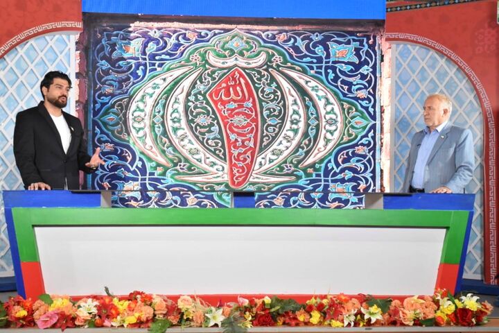 خانواده شهدا صاحبان اصلی نظام هستند