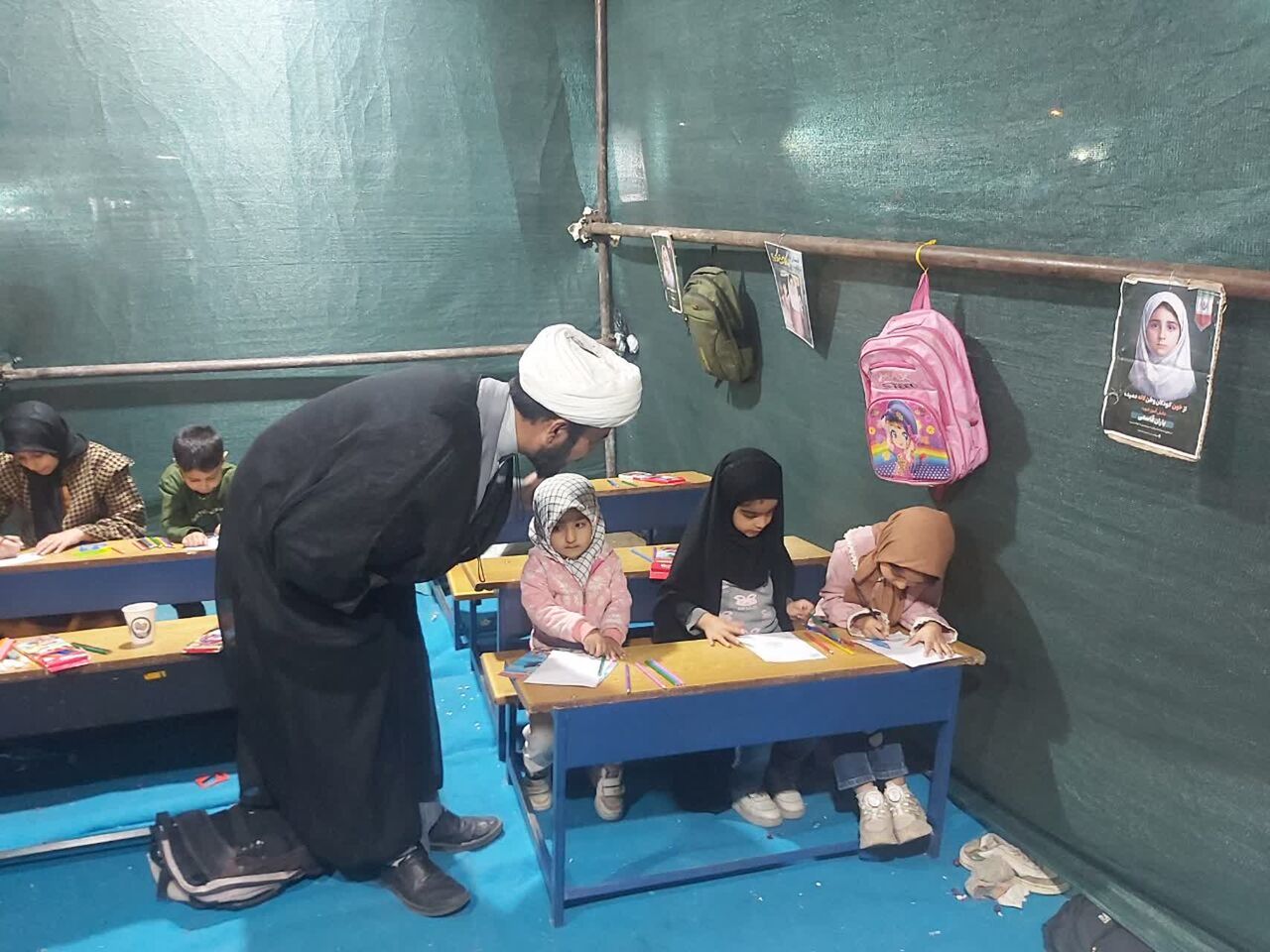 خدمت جهادی موکب «میناب ۱۶۸» بیرجند/ مشقِ خونخواهی با مدادرنگی