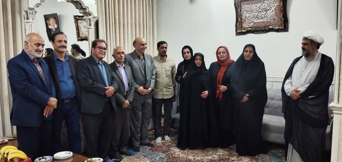 اهدای دستگاه پیشرفته ویدئو لارنگوسکوپ به بیمارستان امام حسن مجتبی(ع) آران و بیدگل