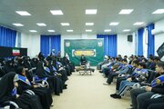 نحوه بهره‌برداری از فضای مجازی تعیین‌کننده مسیر رشد یا انحراف خواهد بود