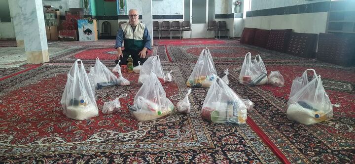 توزیع ۴۵ بسته معیشتی در محلات کم‌برخوردار کرمانشاه به مناسبت دهه کرامت
