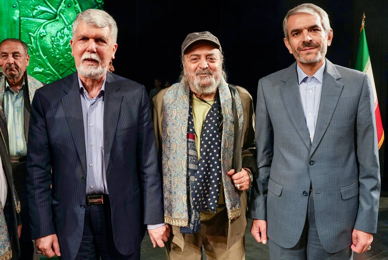 از تجربه زیستی تا درک ملموس کرامات؛ 
بازخوانی دلدادگی رهبر شهید به امام رضا(ع)