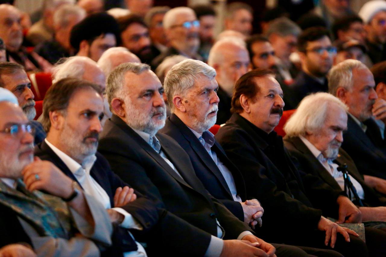 از تجربه زیستی تا درک ملموس کرامات؛ 
بازخوانی دلدادگی رهبر شهید به امام رضا(ع)