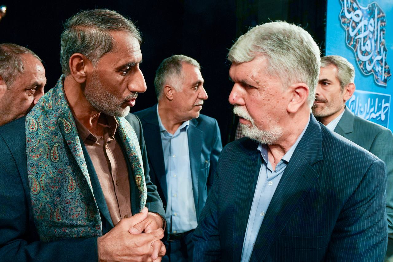از تجربه زیستی تا درک ملموس کرامات؛
بازخوانی دلدادگی رهبر شهید به امام رضا(ع)