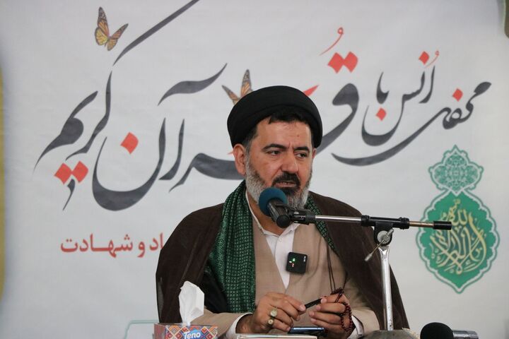 ایستادگی در برابر طاغوت، پیام قرآن است